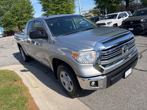 Used 2016 Toyota Tundra SR5 w/ Tow Package image 5
