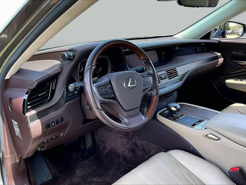 Used 2020 Lexus LS 500 w/ Interior Upgrade Package RWD image 16
