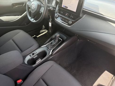 Used 2025 Toyota Corolla LE FWD image 16