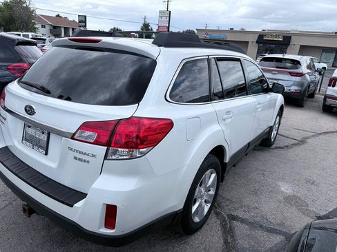 Used 2011 Subaru Outback 3.6R Limited w/ PWR Moonroof Pkg AWD/4WD image 5