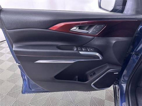 Used 2024 Chevrolet Traverse RS image 23