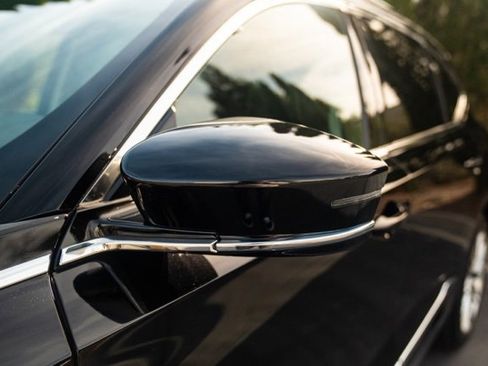 Used 2023 Acura MDX SH-AWD w/ Advance Package image 19