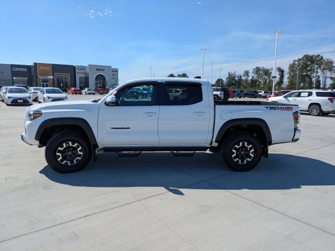 Certified 2023 Toyota Tacoma TRD Off-Road image 4