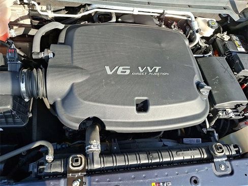 Used 2018 Chevrolet Colorado Z71 w/ Centennial Edition image 28