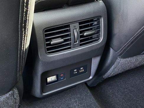 Used 2022 Nissan Rogue SL image 27