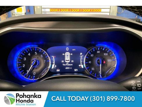 Used 2022 Chrysler Pacifica Touring-L image 23