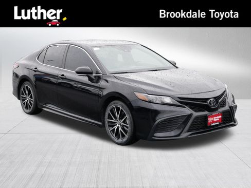 Certified 2024 Toyota Camry SE FWD image 1