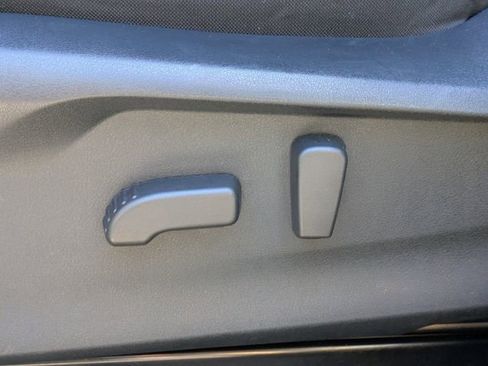 Used 2024 Subaru Ascent Premium w/ Convenience Package image 23