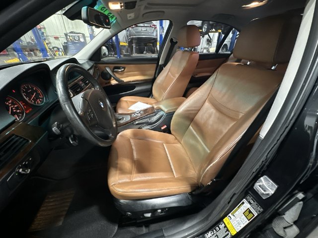 Used 2011 BMW 335i xDrive Sedan AWD/4WD image 17