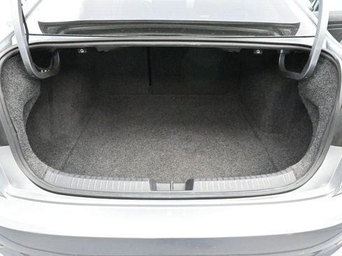 Used 2019 Volkswagen Jetta S image 9