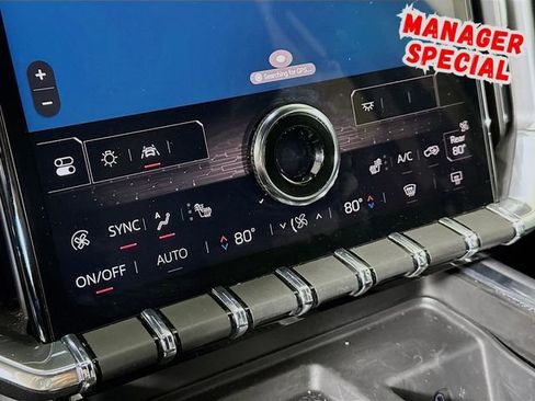 Used 2025 GMC Acadia Elevation image 18