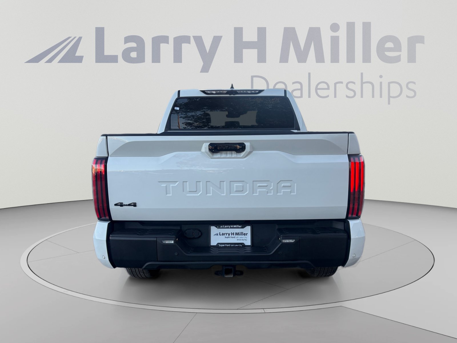 Used 2024 Toyota Tundra Limited AWD/4WD image 4