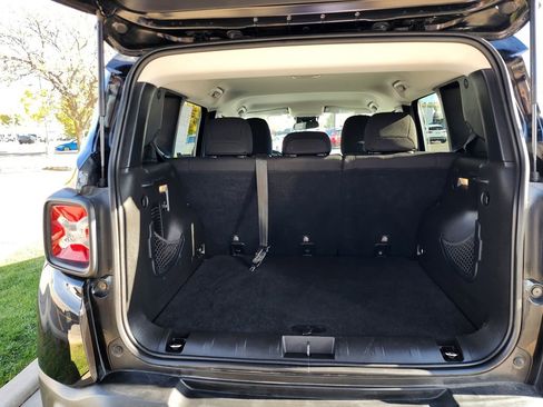 Used 2016 Jeep Renegade Latitude image 12