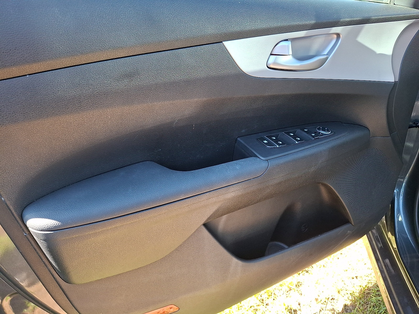Used 2023 Kia Forte LXS FWD image 12