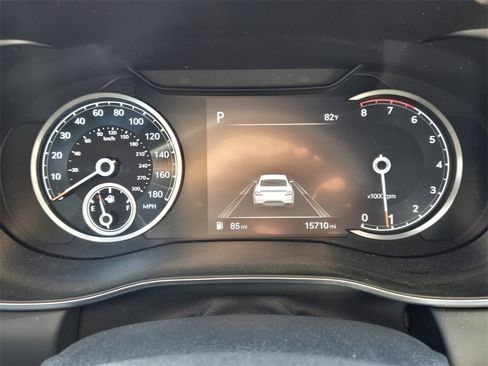 Used 2023 Genesis G70 2.0T image 26