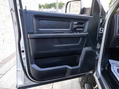 Used 2013 RAM 2500 Tradesman w/ Chrome Appearance Group image 24