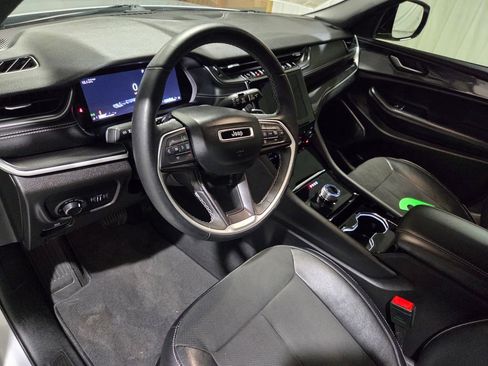 Certified 2022 Jeep Grand Cherokee Altitude image 6