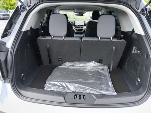 New 2026 Ford Explorer Active image 17