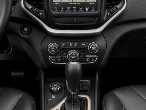 Used 2017 Jeep Cherokee Limited AWD/4WD image 28
