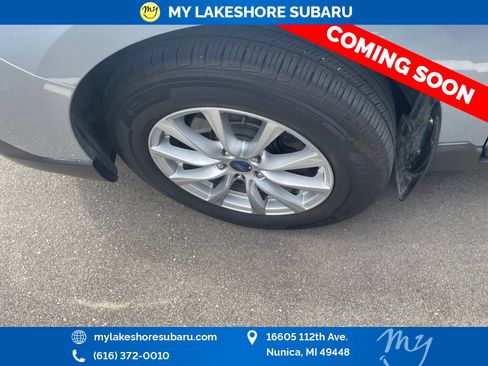 Used 2017 Subaru Outback 2.5i Premium AWD/4WD image 12