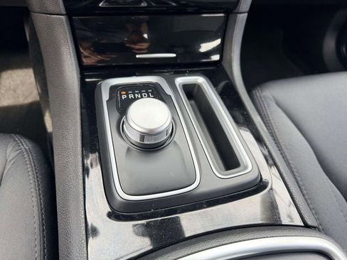 Used 2023 Chrysler 300 Touring w/ Safetytec Plus Group image 25