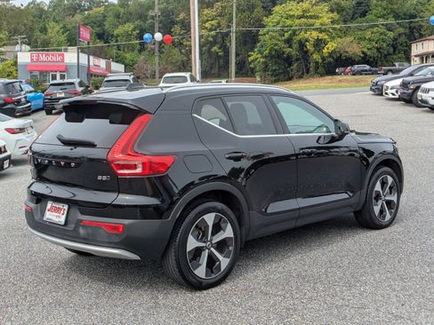 Used 2023 Volvo XC40 B5 Plus w/ Protection Package Premier AWD/4WD image 9