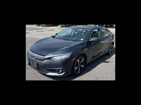 Used 2018 Honda Civic Touring image 1