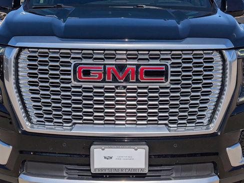 Used 2023 GMC Yukon Denali w/ Denali Reserve Package AWD/4WD image 10