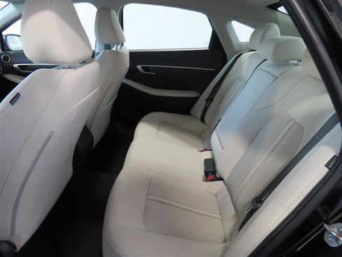 Used 2025 Hyundai Sonata SEL FWD image 29