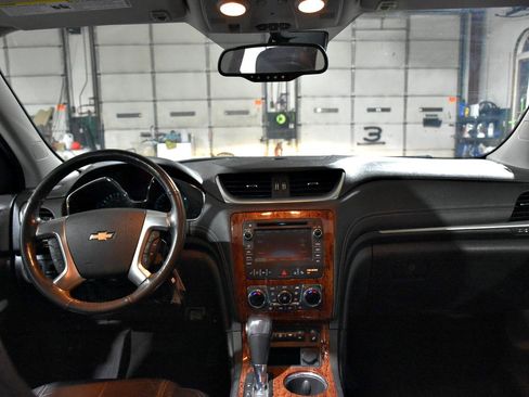 Used 2014 Chevrolet Traverse LTZ FWD image 13