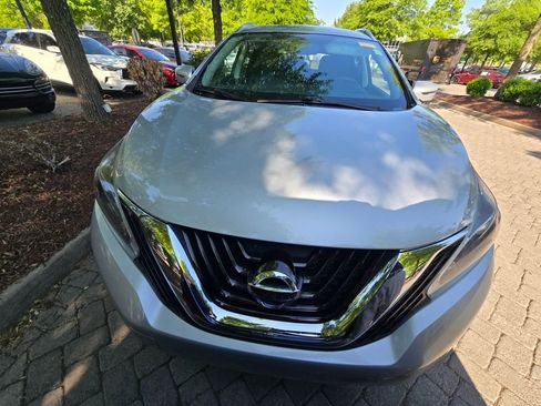 Used 2018 Nissan Murano SL w/ Moonroof Package FWD image 3