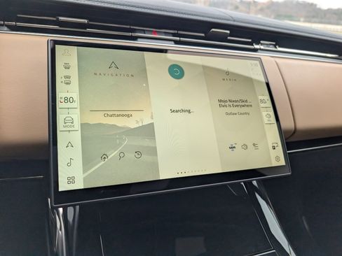 Used 2024 Land Rover Range Rover Sport SE image 15