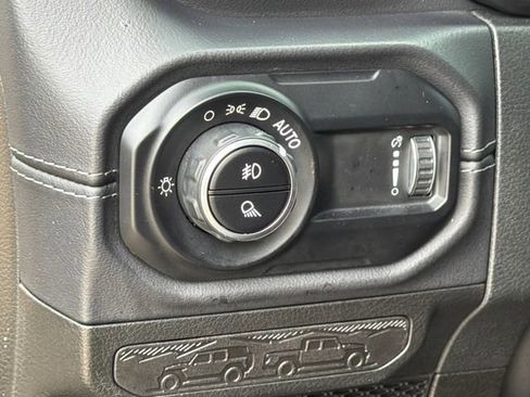 Used 2025 Jeep Gladiator Sport AWD/4WD image 22