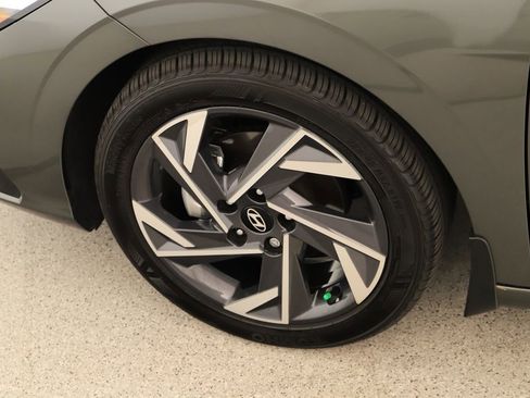 Used 2025 Hyundai Elantra Sport image 31