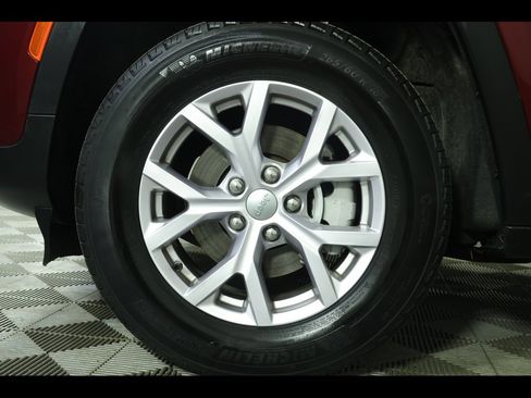 Used 2022 Jeep Grand Cherokee Limited image 22