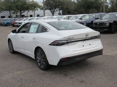 Used 2026 Nissan Sentra SL w/ Floor Mat Package image 5