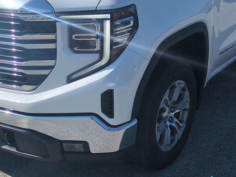 Used 2023 GMC Sierra 1500 SLT w/ SLT Convenience Package AWD/4WD image 10