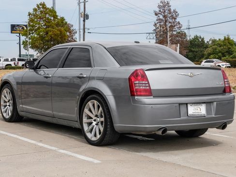 Used 2006 Chrysler 300 SRT8 w/ SRT Option Group II RWD image 9