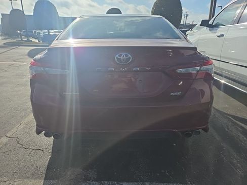 Used 2018 Toyota Camry XSE image 5