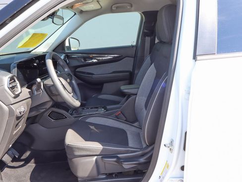 Used 2025 Chevrolet TrailBlazer LT FWD image 7
