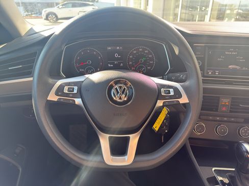 Used 2019 Volkswagen Jetta S image 10