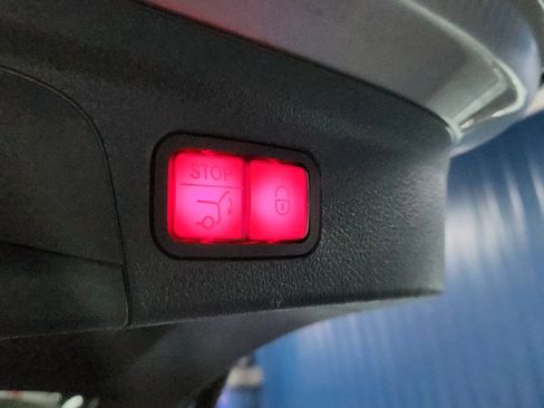 Used 2020 Mercedes-Benz GLE 350 GLE 350 4MATIC Sport Utility 4 w/ Premium Package image 67