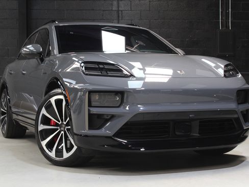 Used 2025 Porsche Macan Turbo Electric AWD/4WD image 12