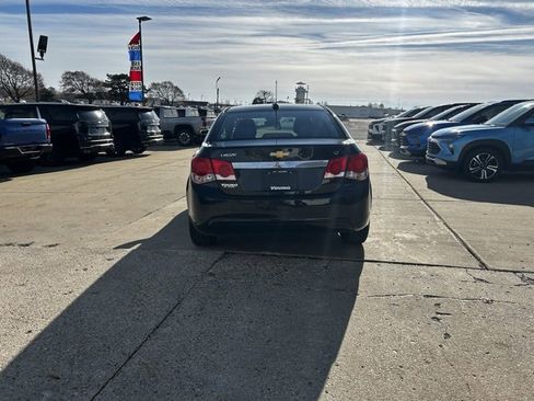 Used 2015 Chevrolet Cruze LT image 4
