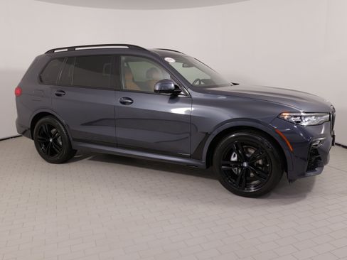 Used 2022 BMW X7 xDrive40i w/ M Sport Package AWD/4WD image 8