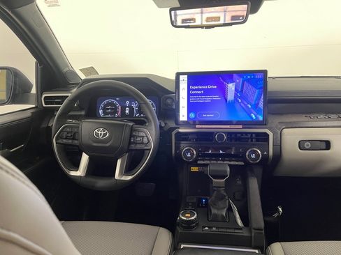 Used 2025 Toyota Tacoma Limited AWD/4WD image 32