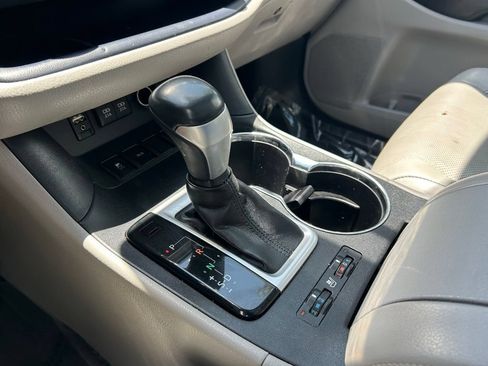 Used 2018 Toyota Highlander Limited Platinum FWD image 38