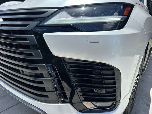 Used 2024 Lexus LX 600 4WD w/ Appearance Package image 12
