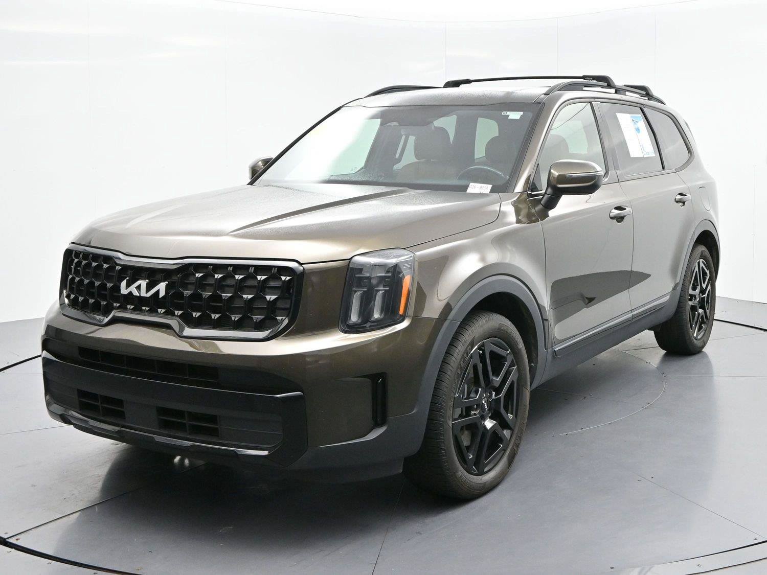 Used 2024 Kia Telluride EX X-Line AWD/4WD image 3