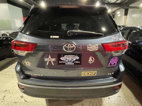 Used 2019 Toyota Highlander XLE FWD image 4